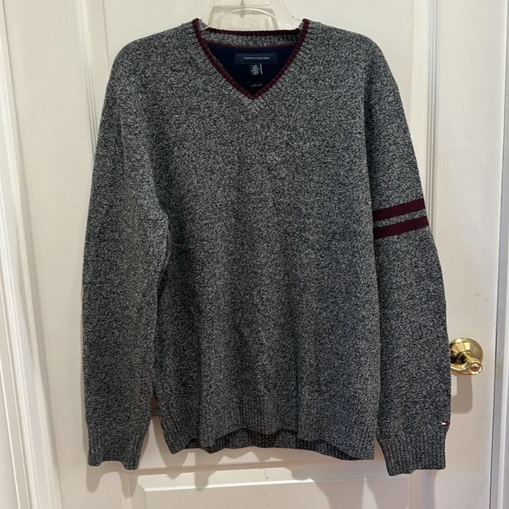TOMMY HILFIGER V Neck Lambswool Sweater Gray Marled Burgundy Stripes L Large $70